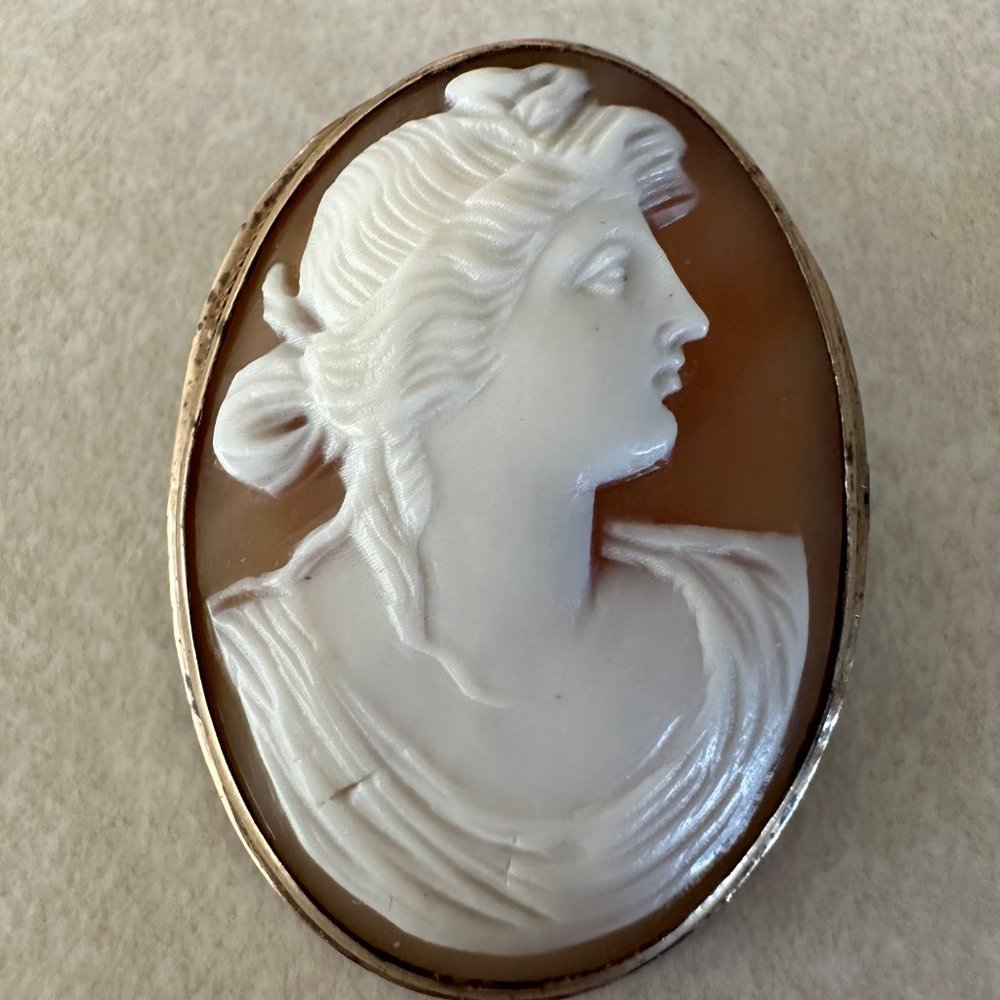 Antique Georgian or Edwardian Greek man 10kt gold carved shell cameo brooch pin